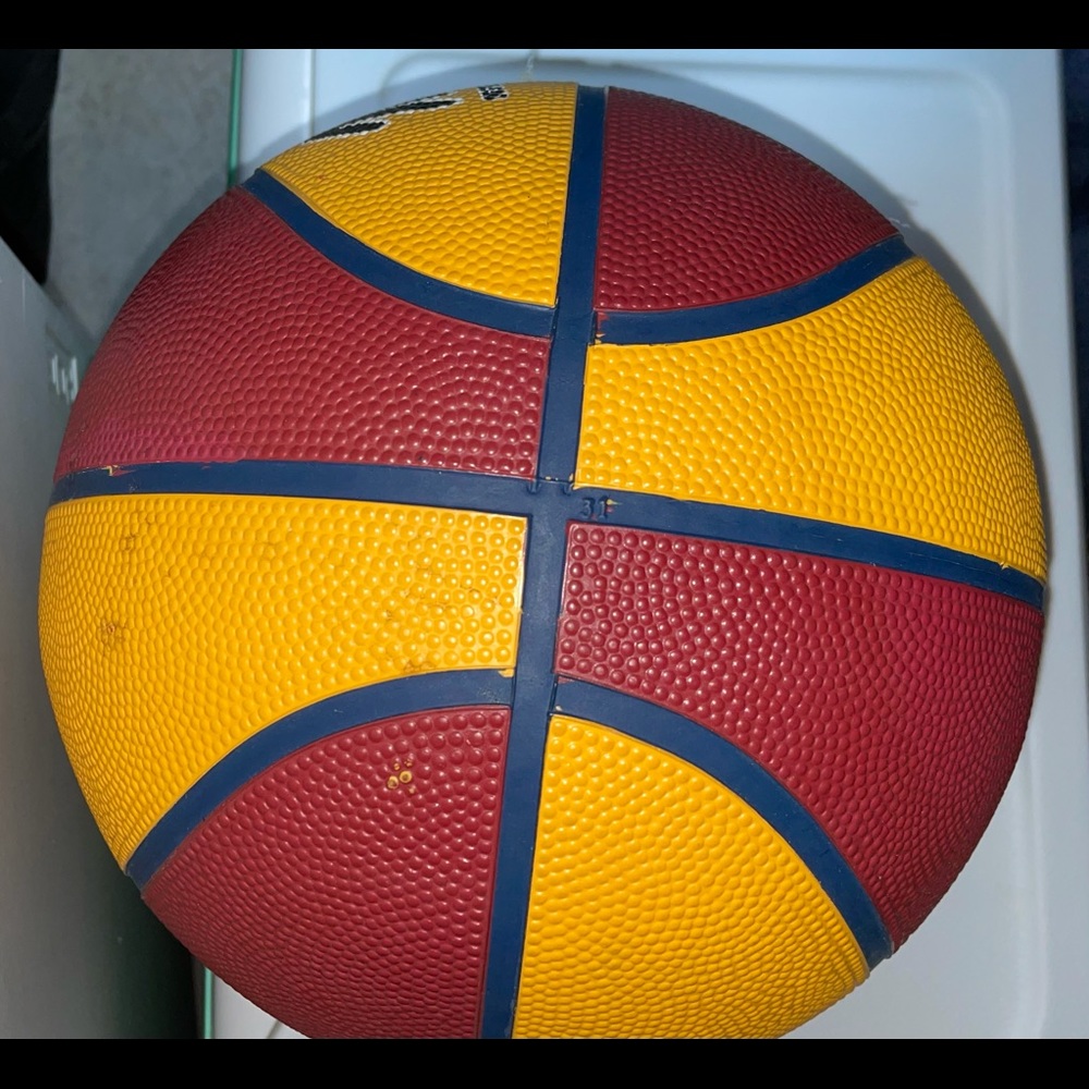 Basketball - Picture 3 of 5